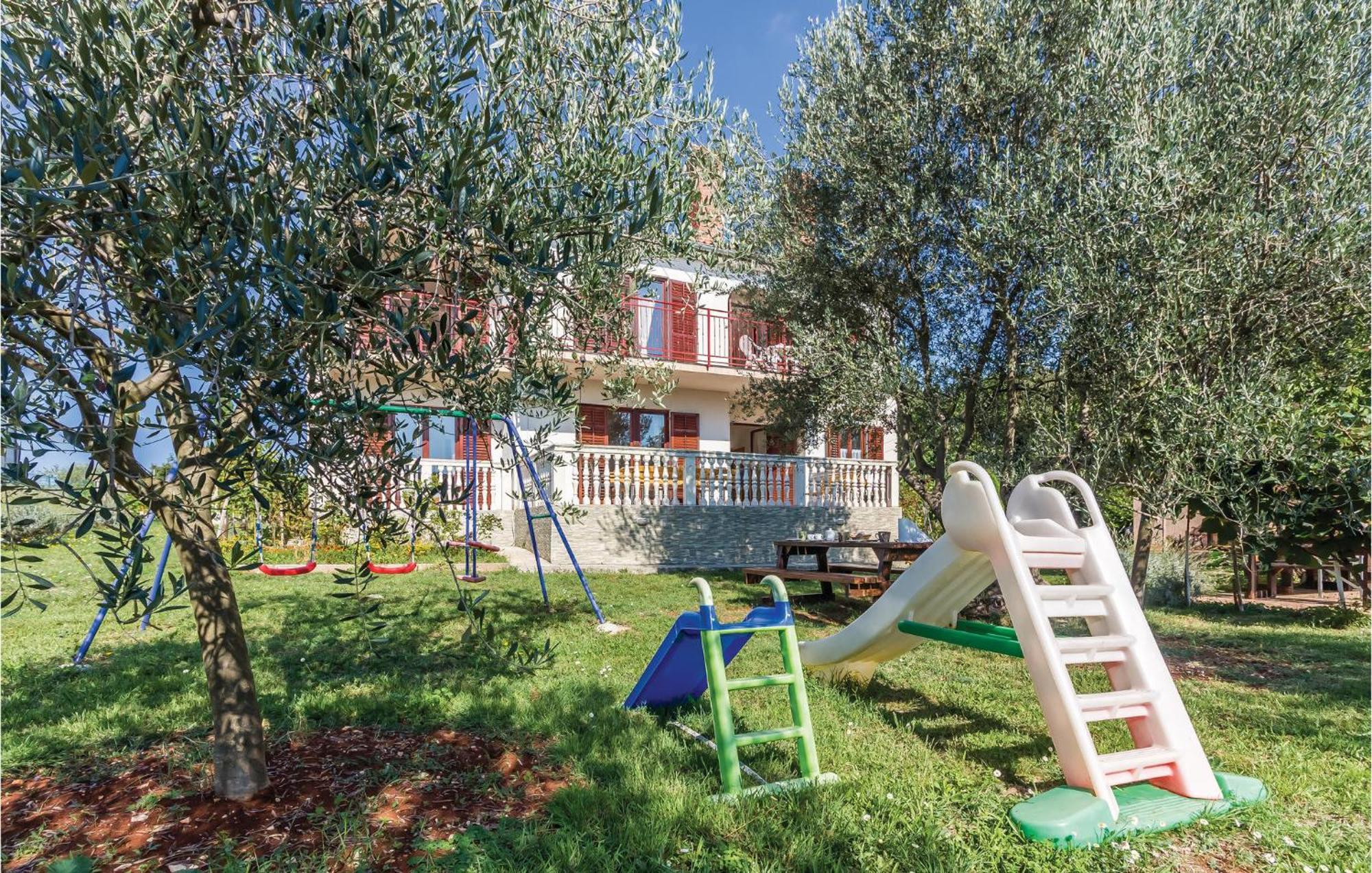 6 Bedroom Nice Home In Segotici Extérieur photo