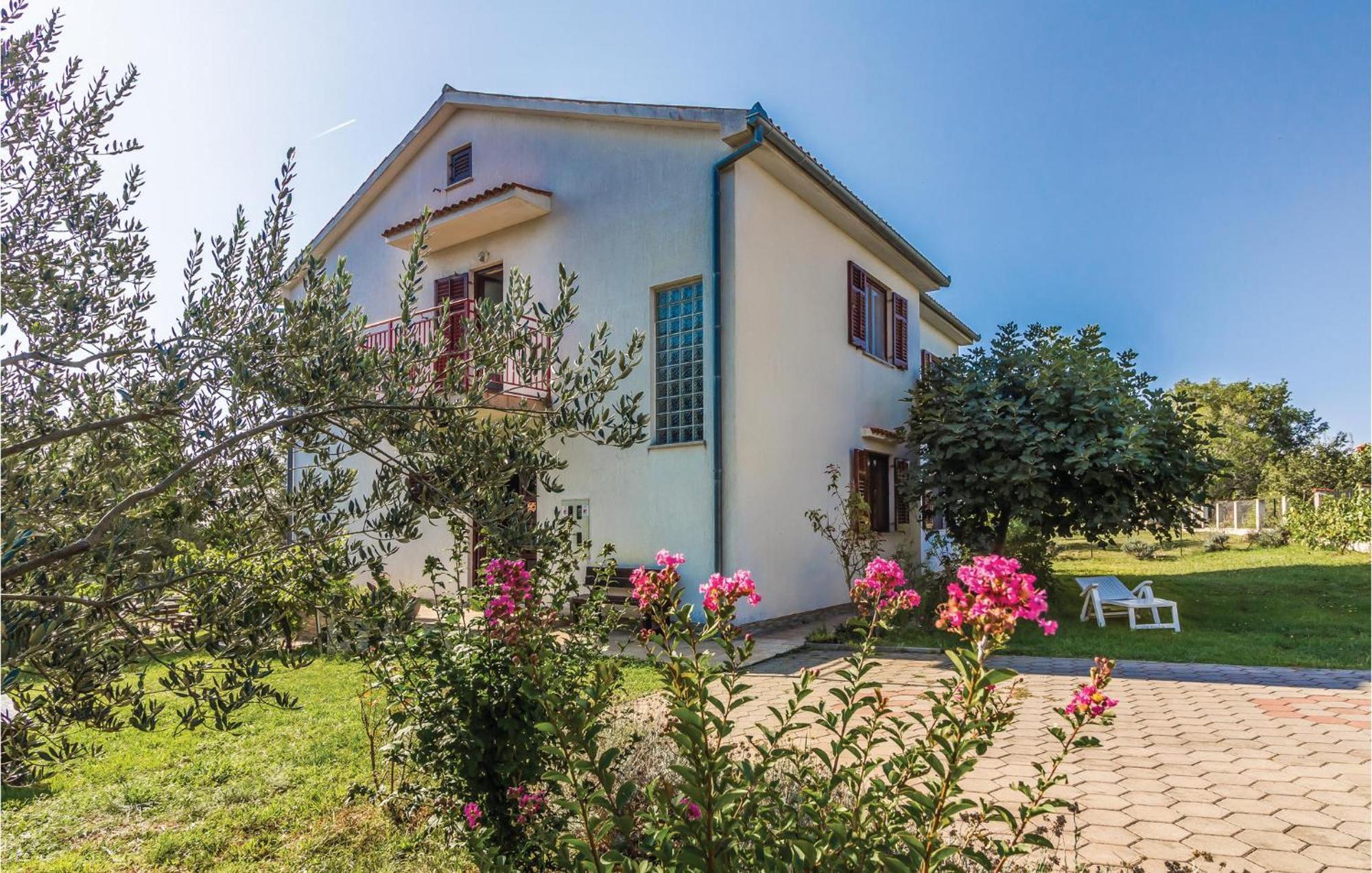 6 Bedroom Nice Home In Segotici Extérieur photo